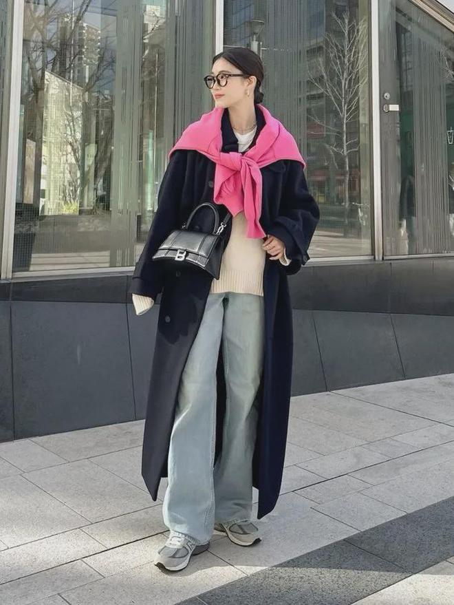 双“运动鞋”这样搭太时髦了新利体育18今年流行的3(图12)