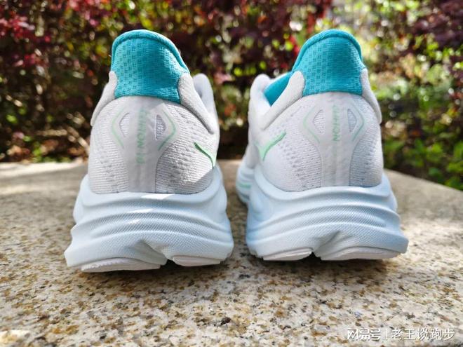 10：恰到好处的卓越跑鞋HOKA CLIFTON(图21)