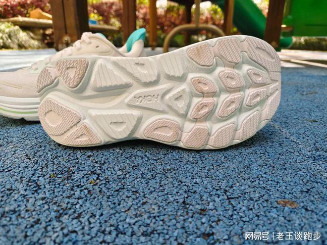 10：恰到好处的卓越跑鞋HOKA CLIFTON(图8)