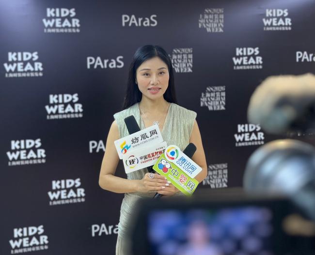 锁童鞋时尚与科技的双重魅力卡特兔亮相上海