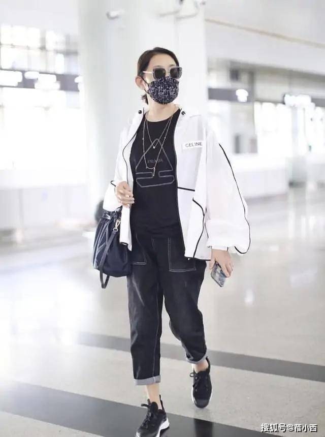 年女人穿松不穿紧才更时髦洋气看了倪萍的穿搭我悟了：60中